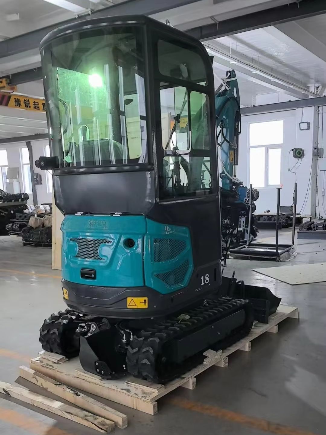 1.8 Ton Mini Excavator with At - Agriculture Gardening Farming 评论和价格